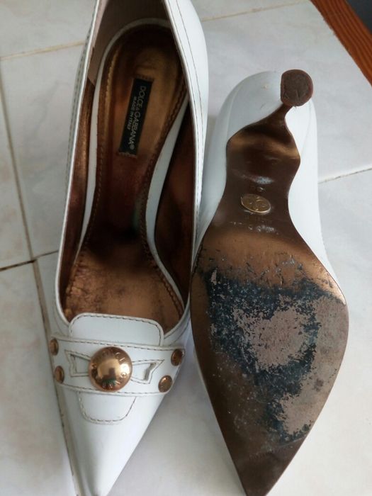 Sapatos em pele n.38 e 39.