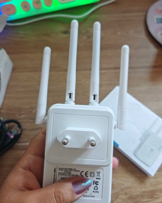 Repetidor WiFi 1200 Mbps – Novo, sem uso