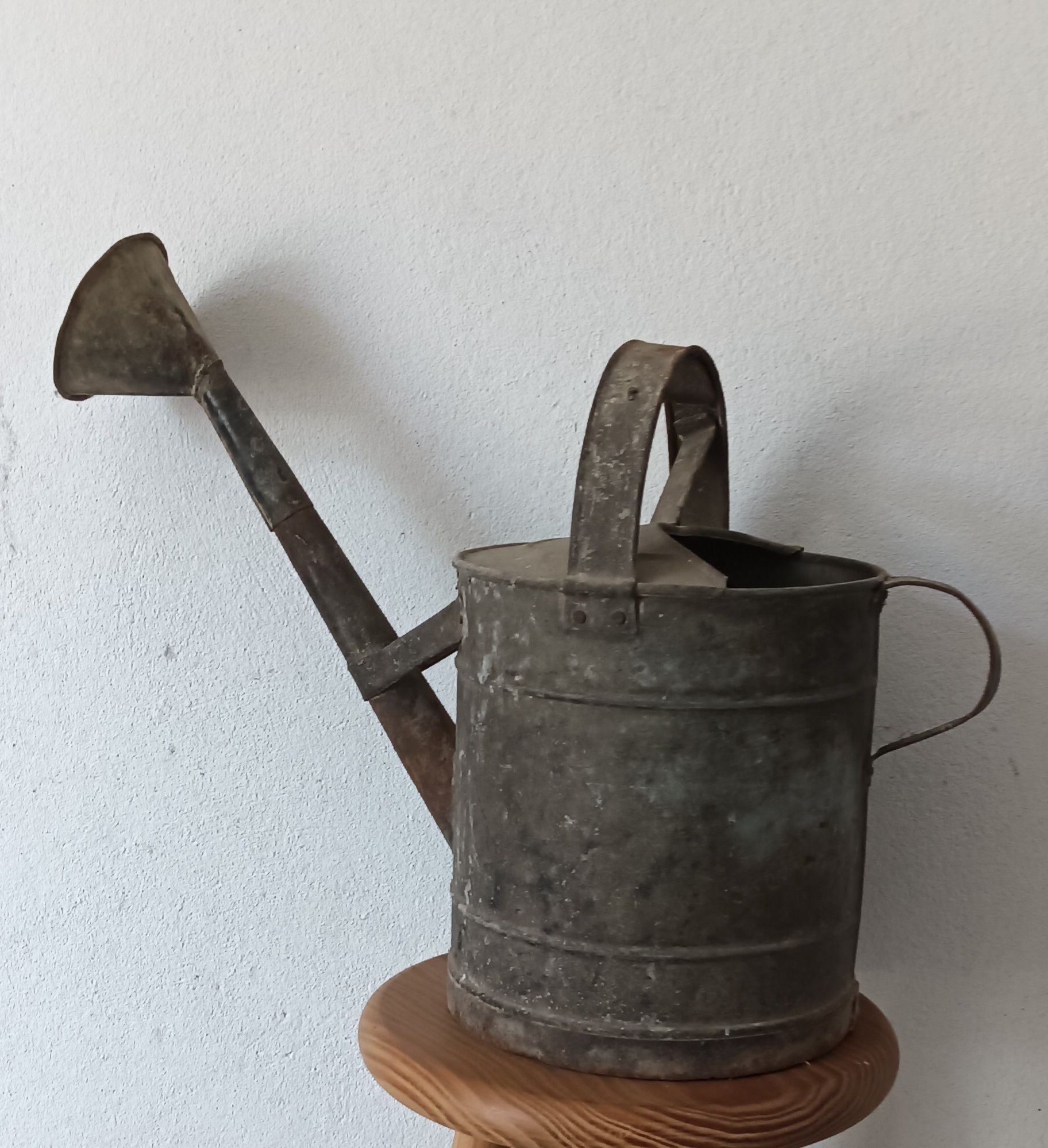 Regador antigo em chapa