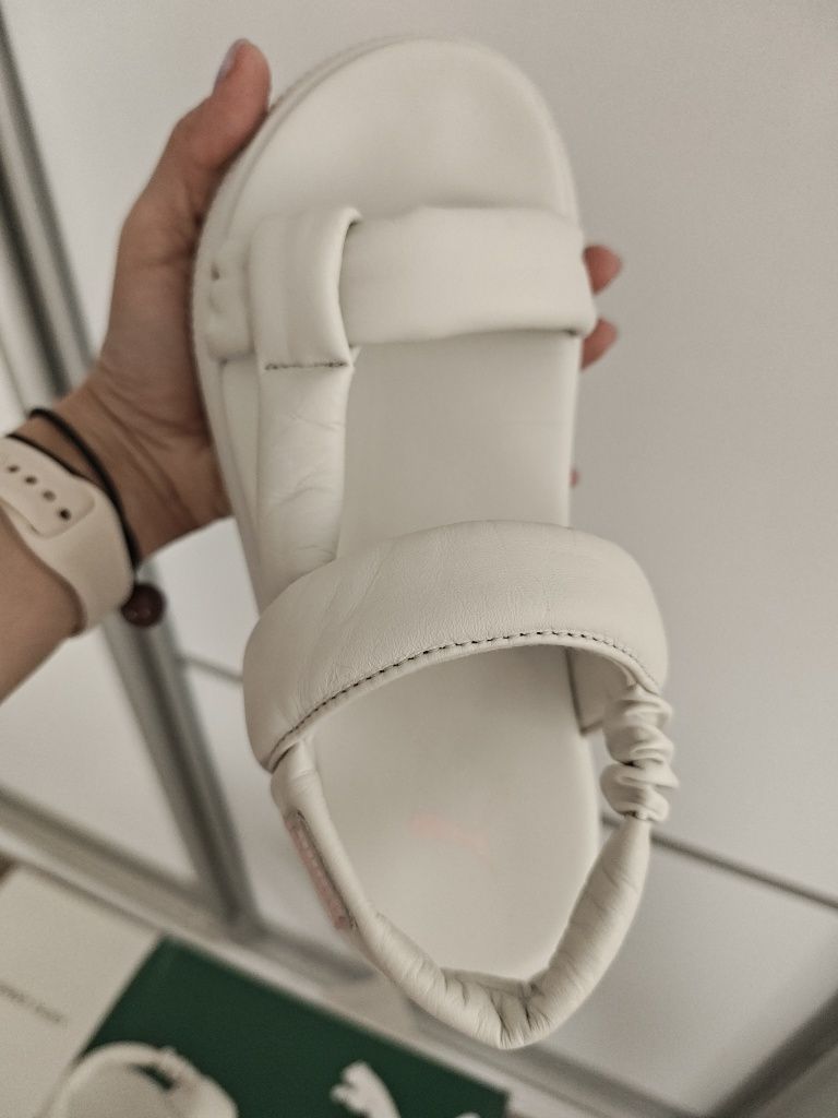 Оригінальні шкіряні босоніжки puma
