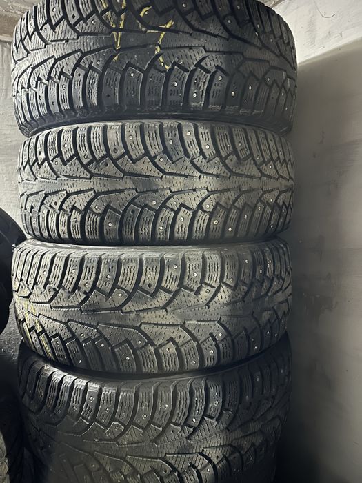 Шини 215/55/17Зимові Нокіан