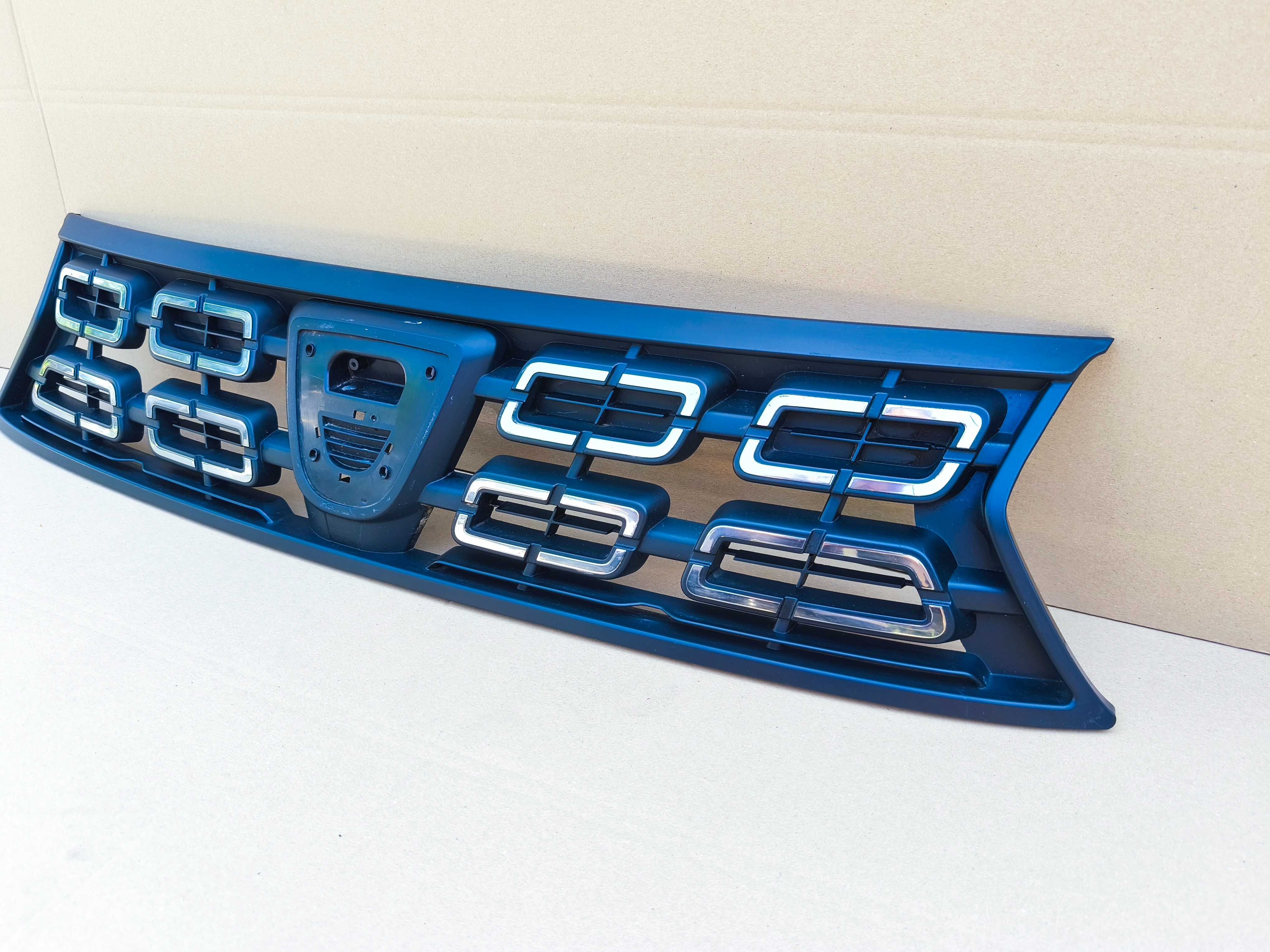 Dacia Duster II grill atrapa zderzaka chrom kratka 623.103.440R