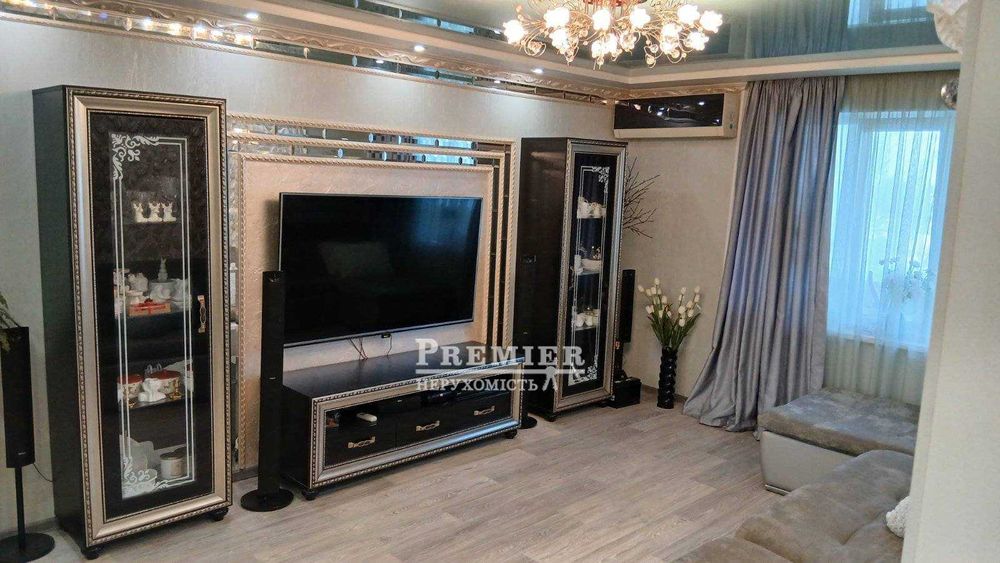 Продам 3 кімнатну квартиру з ремонтом на пр. Добровольського