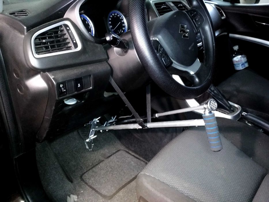 Ручне управління на авто для людей з інвалідністю