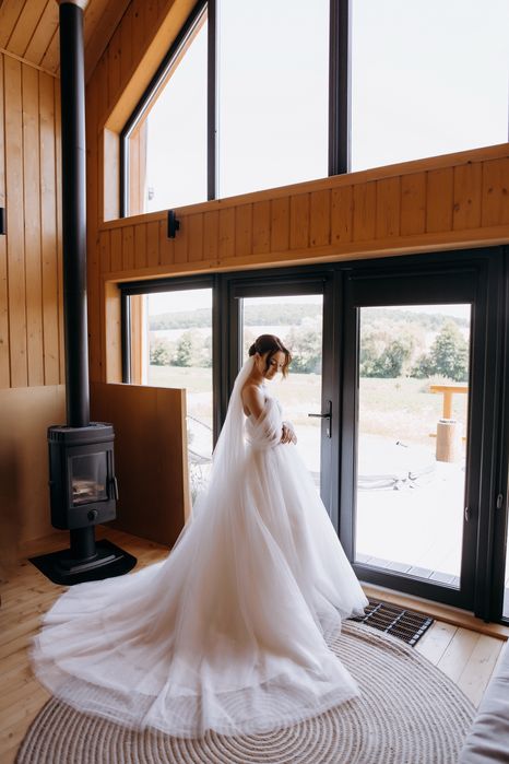 Продам весільну сукню