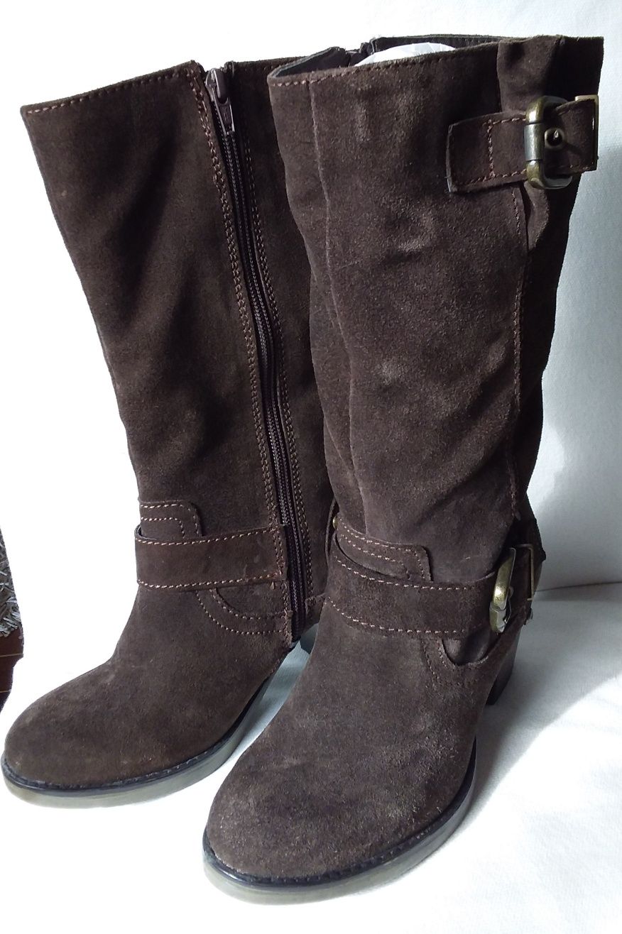 Botas 36 XTi em camurça castanha