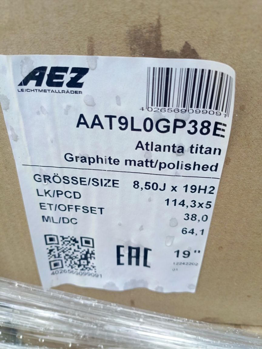 Nowe felgi aluminiowe Aez 5x114,3 et38 8,5jx19 Toyota honda