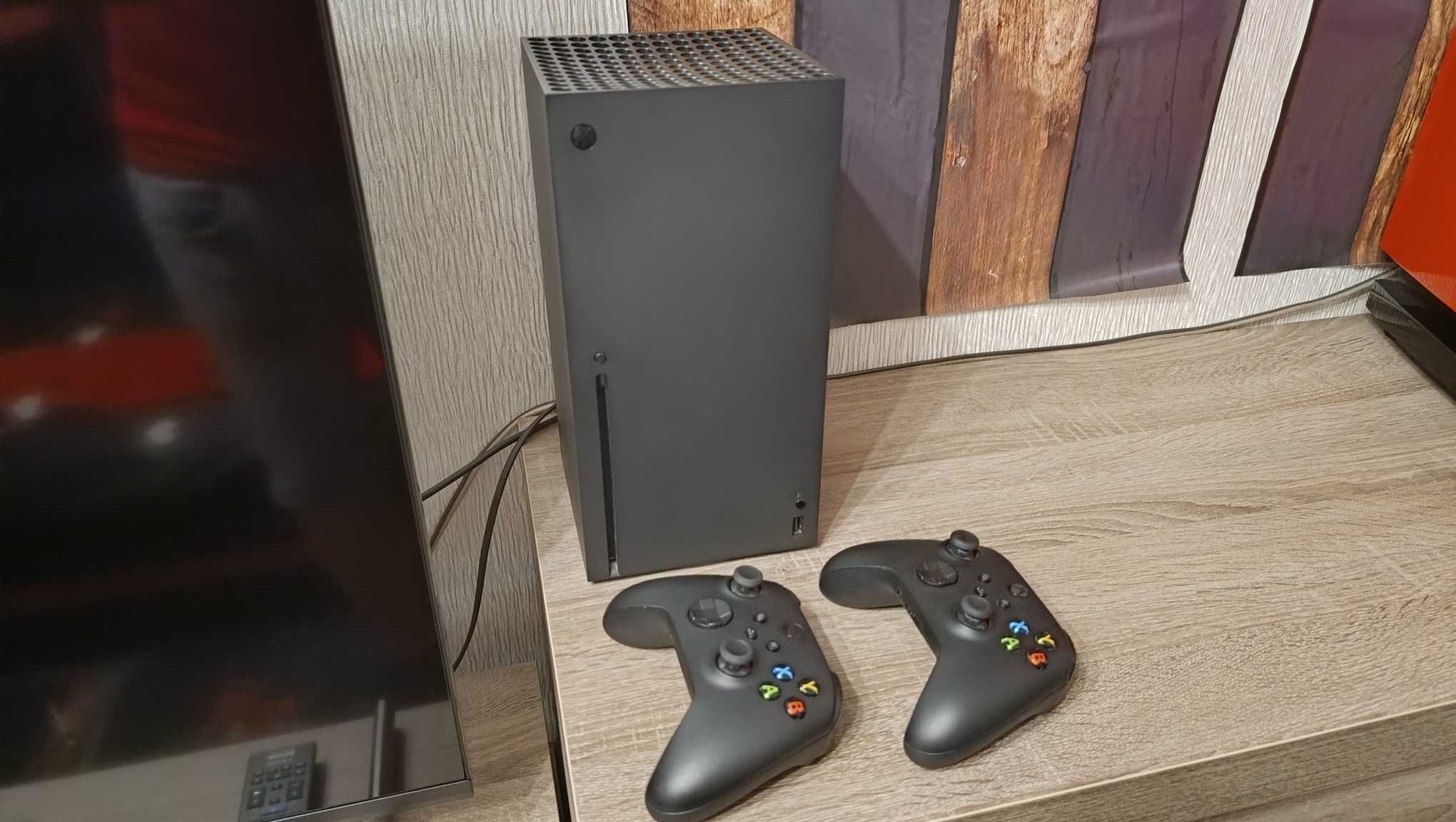 Xbox Series X plus stacja ładująca