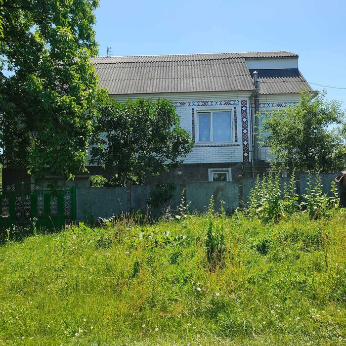 Продається будинок м . Дунаївці будинок + літня кухня.