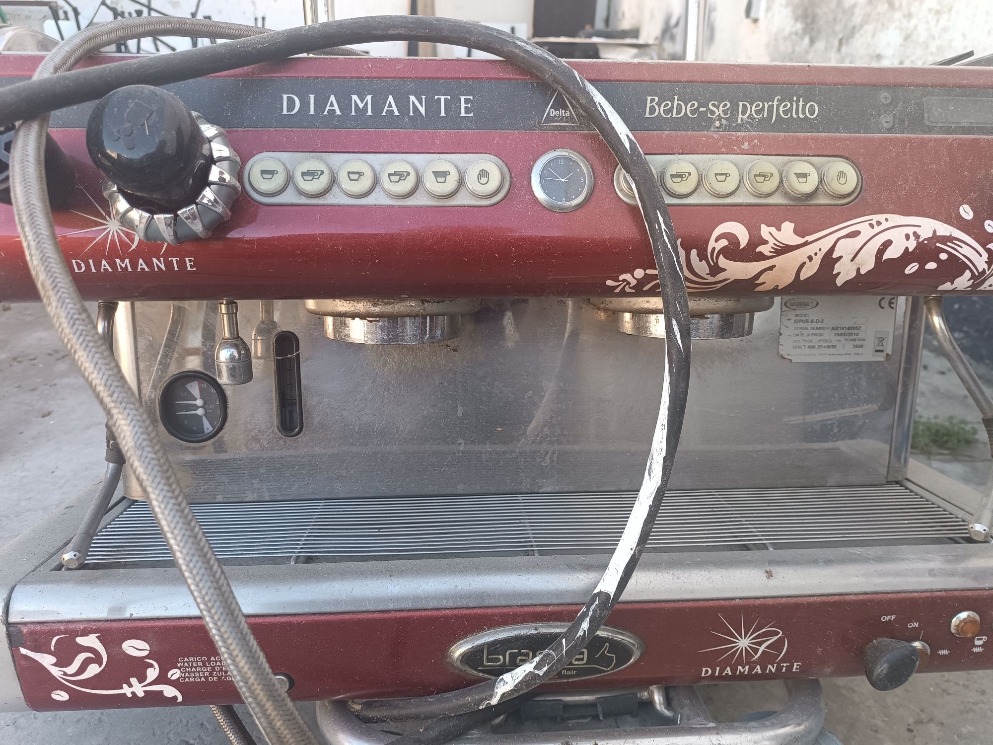 Maquina de café diamante vende se á melhor oferta