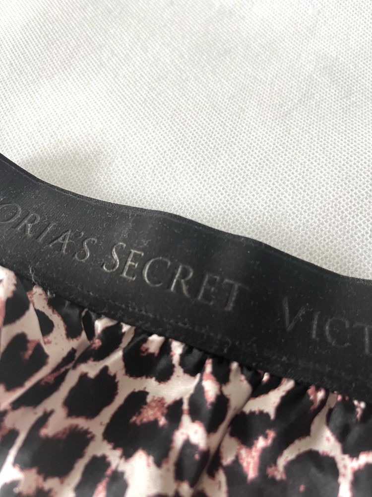 Majtki stringi jedwabne w panterkę Victoria’s Secret rozmiar XS