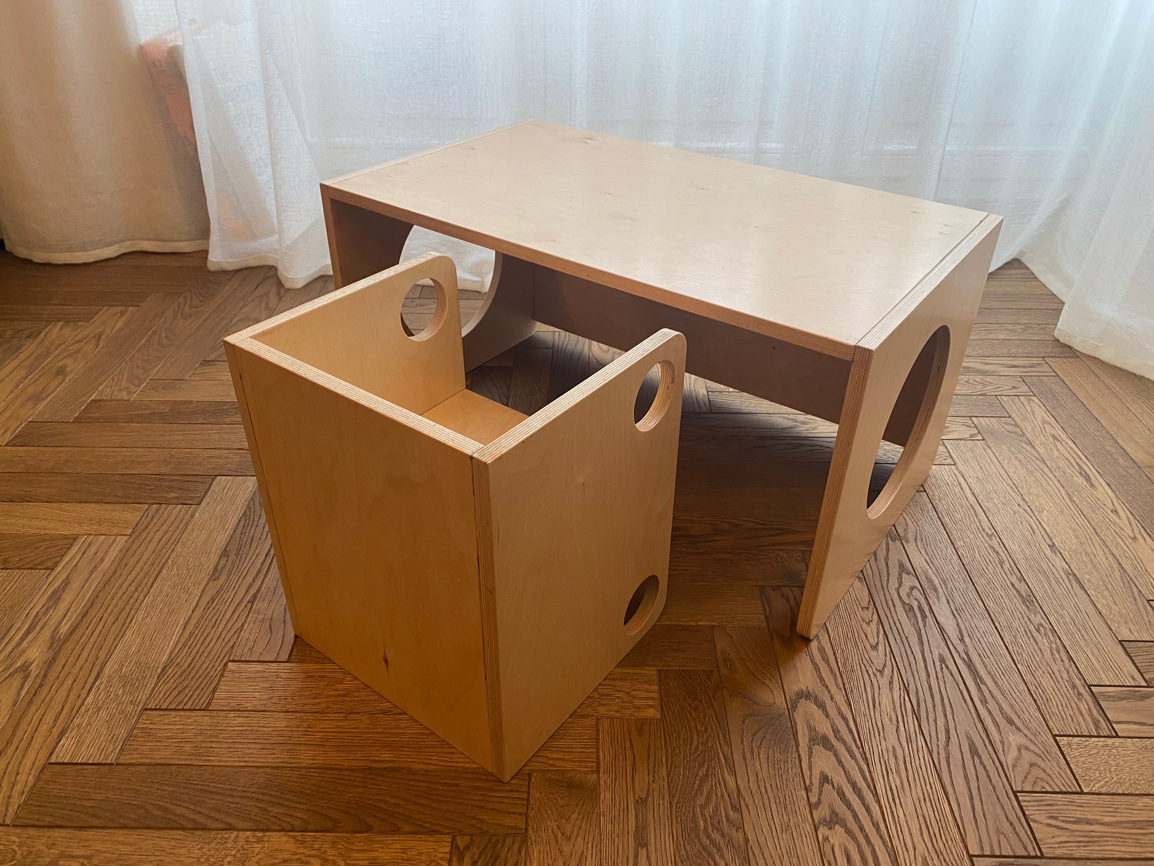 Zestaw mebelków dziecięcych Montessori Kukumag regał, biurko, krzesła