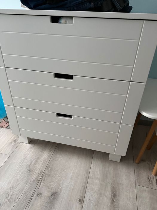 Komoda z trzema szufladami