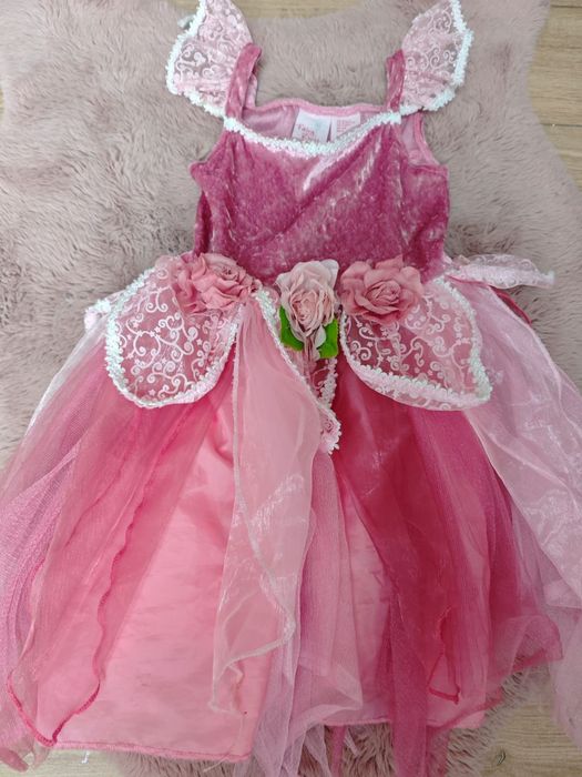 Przebranie ksieżniczki z leciutkim zabrudzeniem.