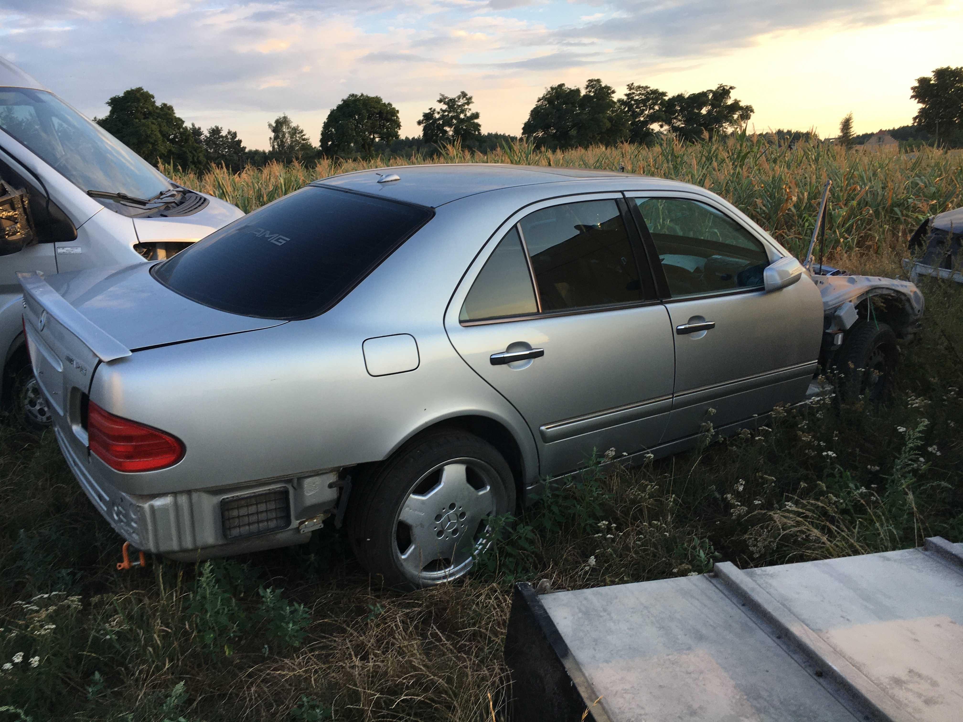 Mercedes E55 AMG W210 Karoseria bez rdzy jak nowa Brif Niemcy