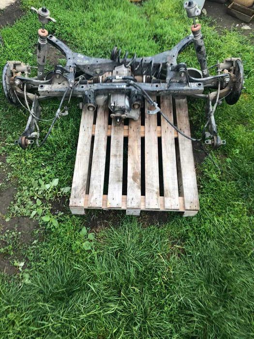 Комплект цапфа рычаг балка стойка кулак полуось редуктор Niro Kona бу