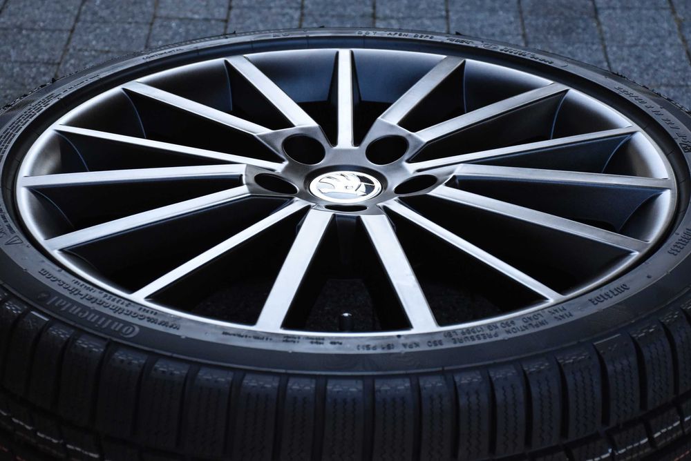 Koła zimowe OEM Audi A3 S3 VW Golf Skoda Octavia Seat Cupra Leon 18"