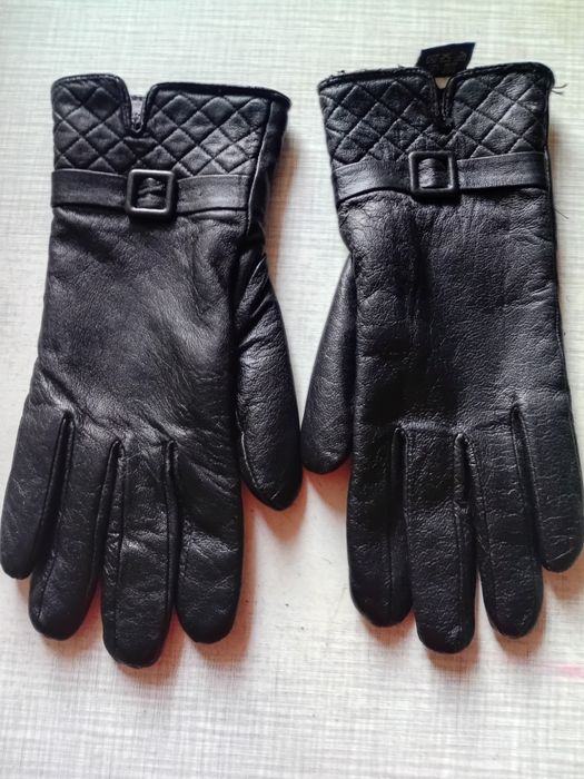 Продам перчатки б/у но в отличном состоянии  размер 8.5