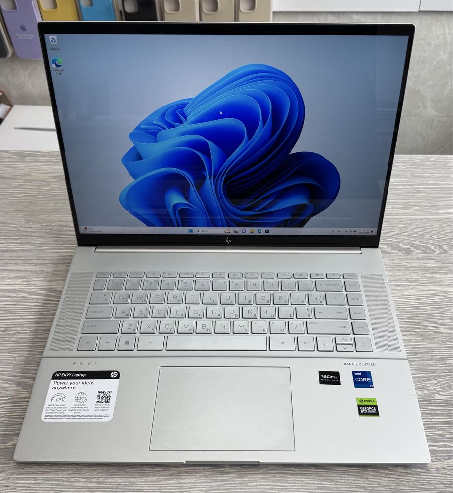 Hp Envy 16 / 120 Hz / Touch / i7 (13) / RAM 16 / RTX 4060 / 1 TB