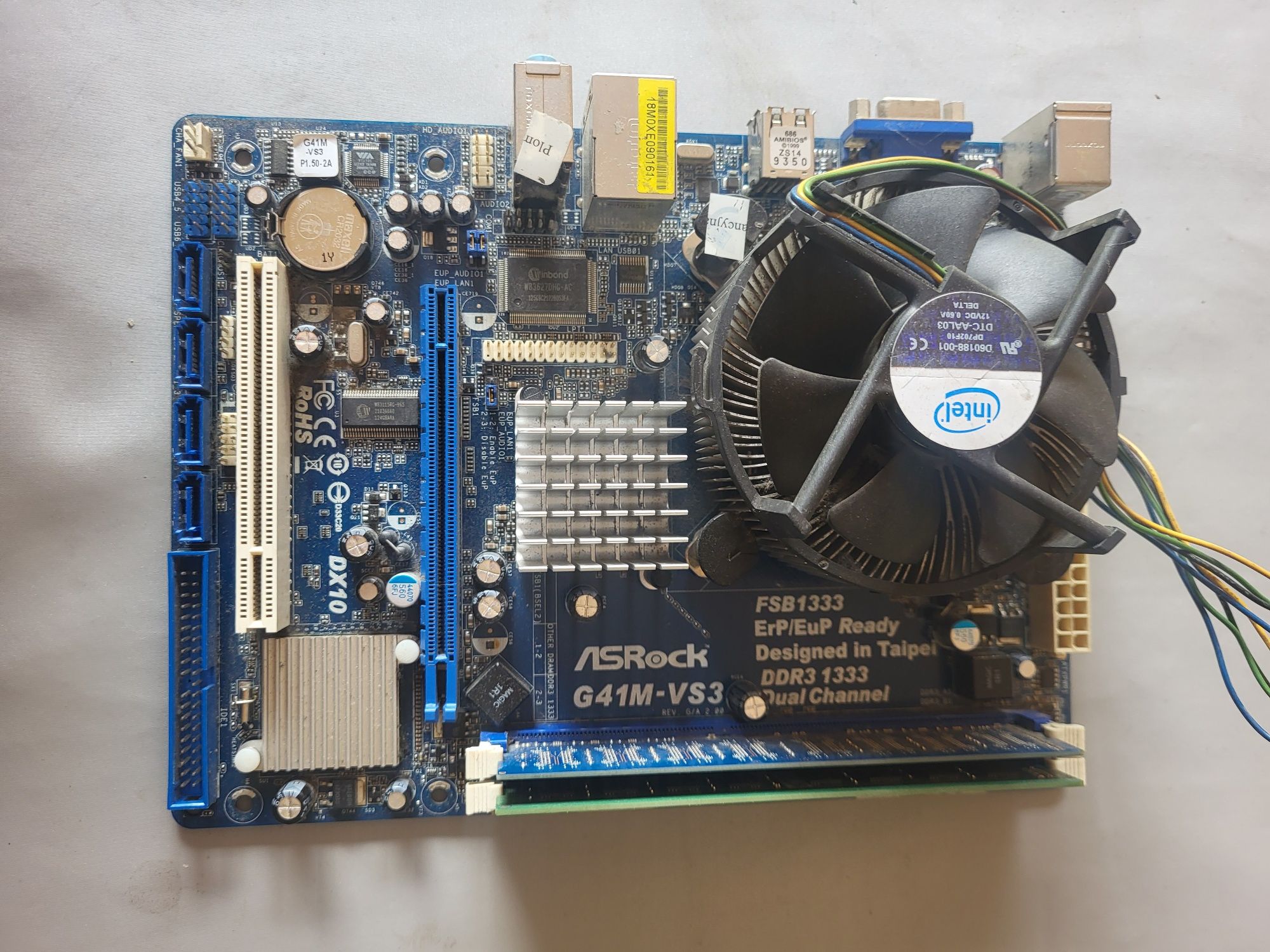 ASRock G41M - VS3 + Quad 4x25 GHZ + 6 GB + Radiator.
G41M-VS3ASRock
G4