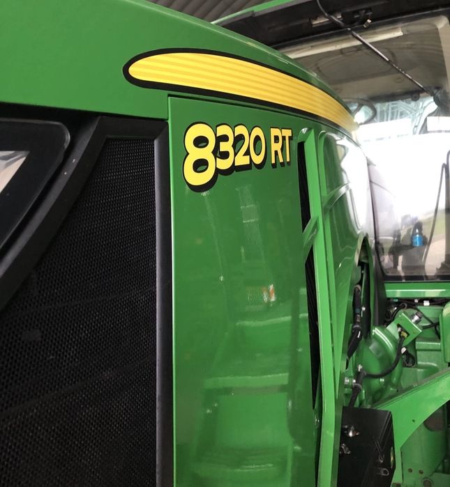 Трактор John Deere 8320 RT 2015