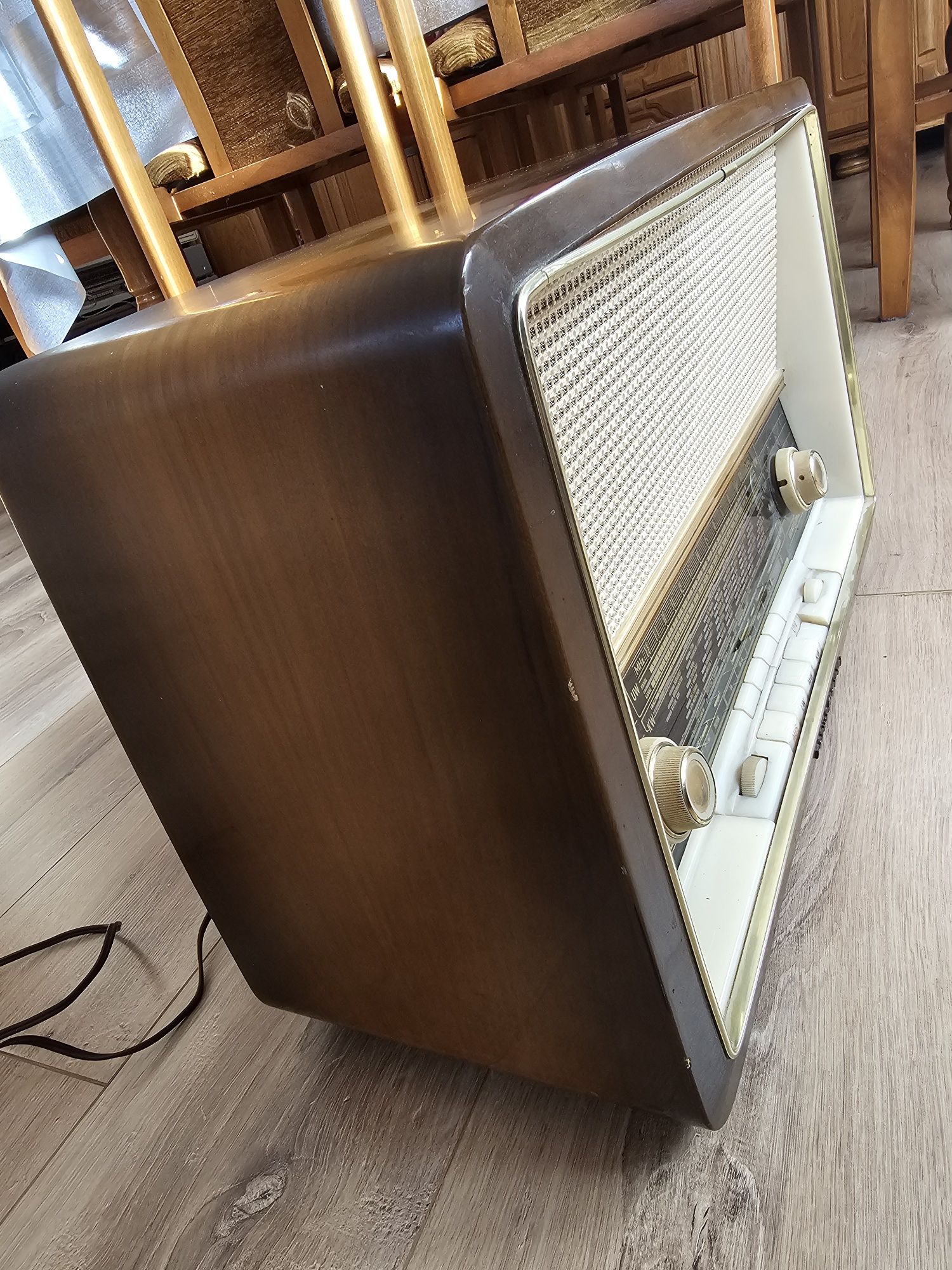 Loewe opta rheinperle 5717 W radio lampowe