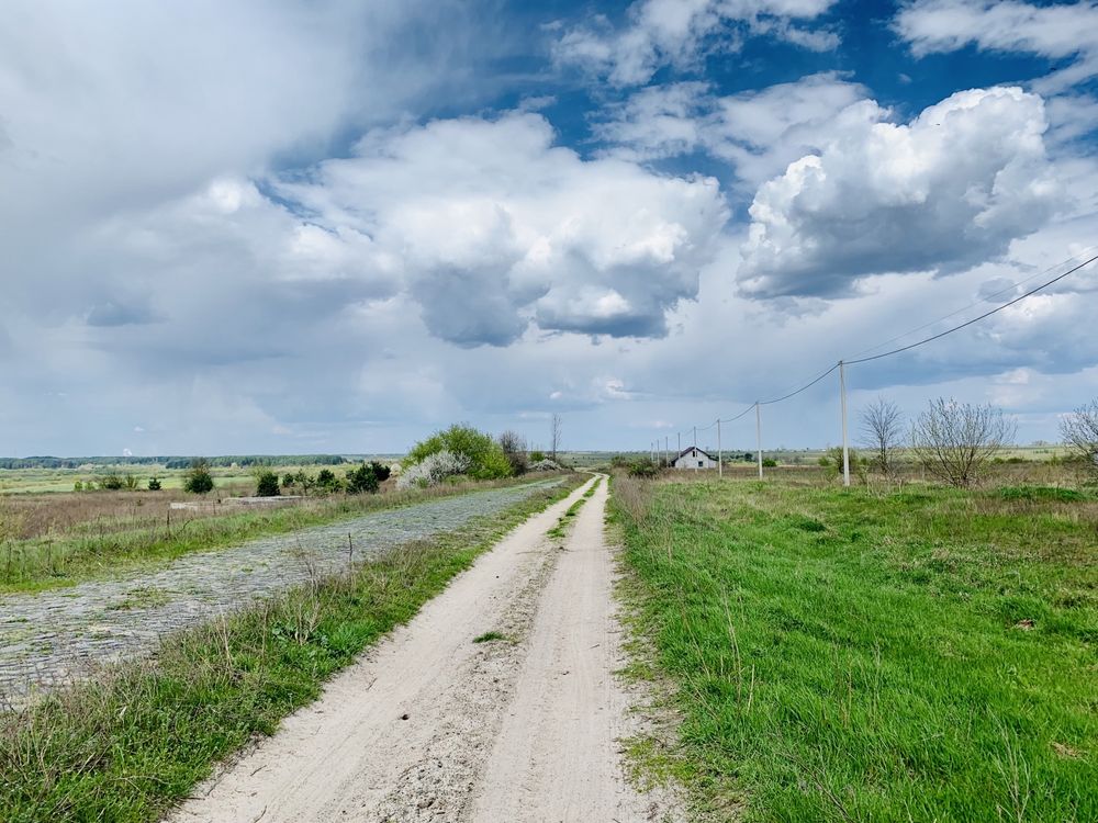 Продаж ділянки поблизу м. Рівне