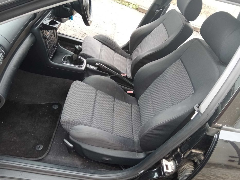 Audi A4 B5 sedan kubełki fotele pompowane lędzwia tapicerki kratki kpl