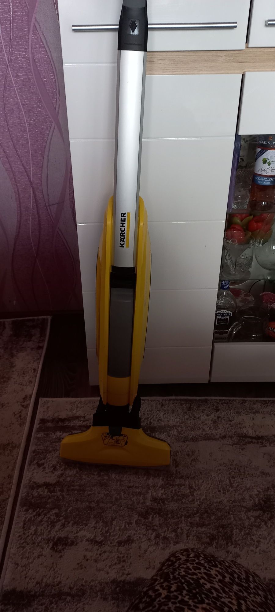 Продам пилесос миющий  KARCHER