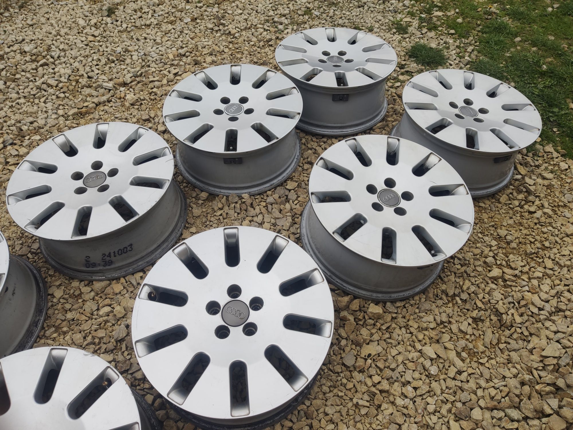 Felgi aluminiowe 18" 5x112 oryginał Audi A8 D3 A4 A6 B6 B7

A6 - C4 ,