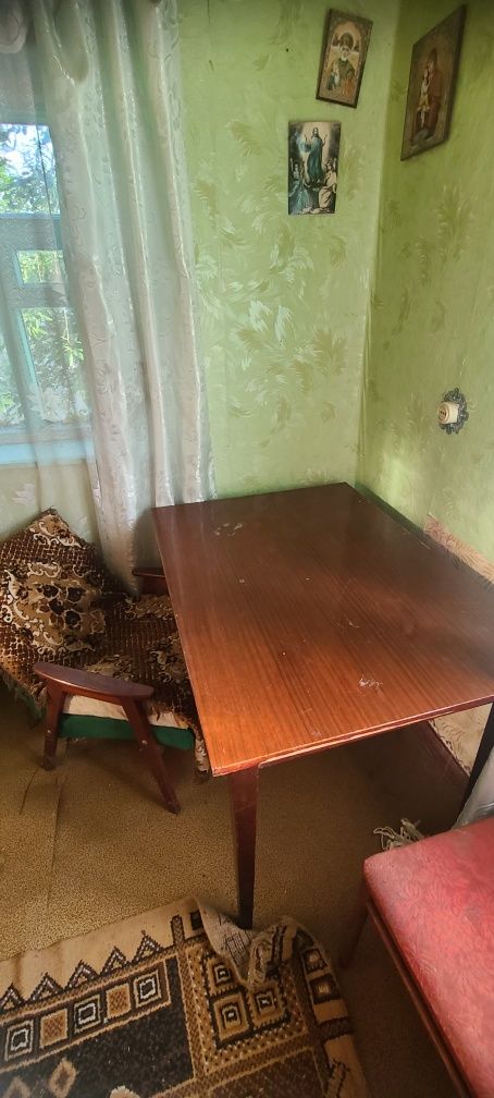 Продаються меблі та телевізор б/у