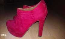 Botki czerwone buty koturny zamszowe 37,5