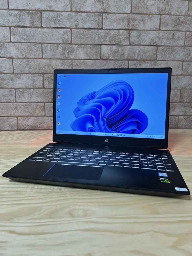 HP Pavilion GTX - 1060 max q/I7-8750H/SSD - 256/SSD-1Tb