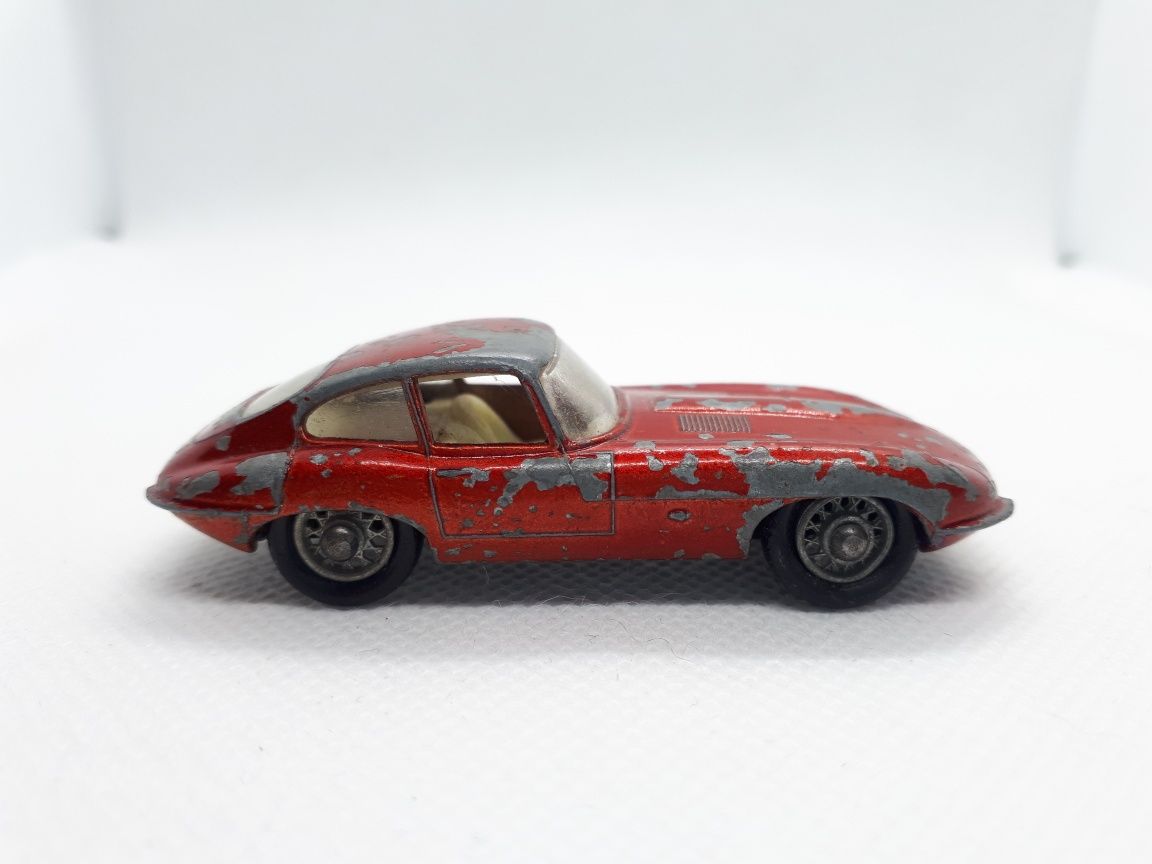 Jaguar E-Type no. 32 Lesney Matchbox