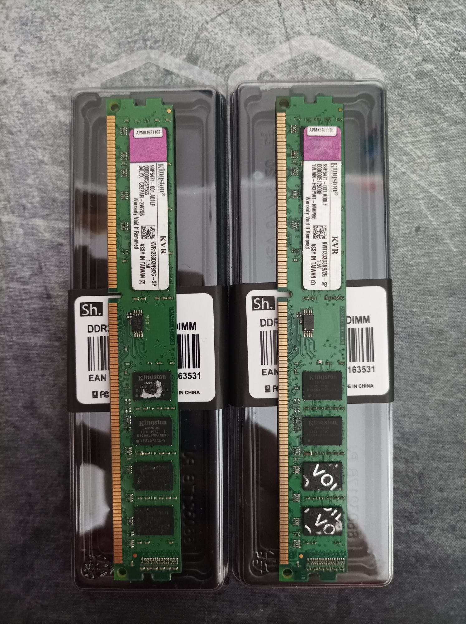2x SDRAM Kingston 2GB DDR3 1333MHz CL9