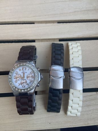 Relógio ELETTA com três braceletes
