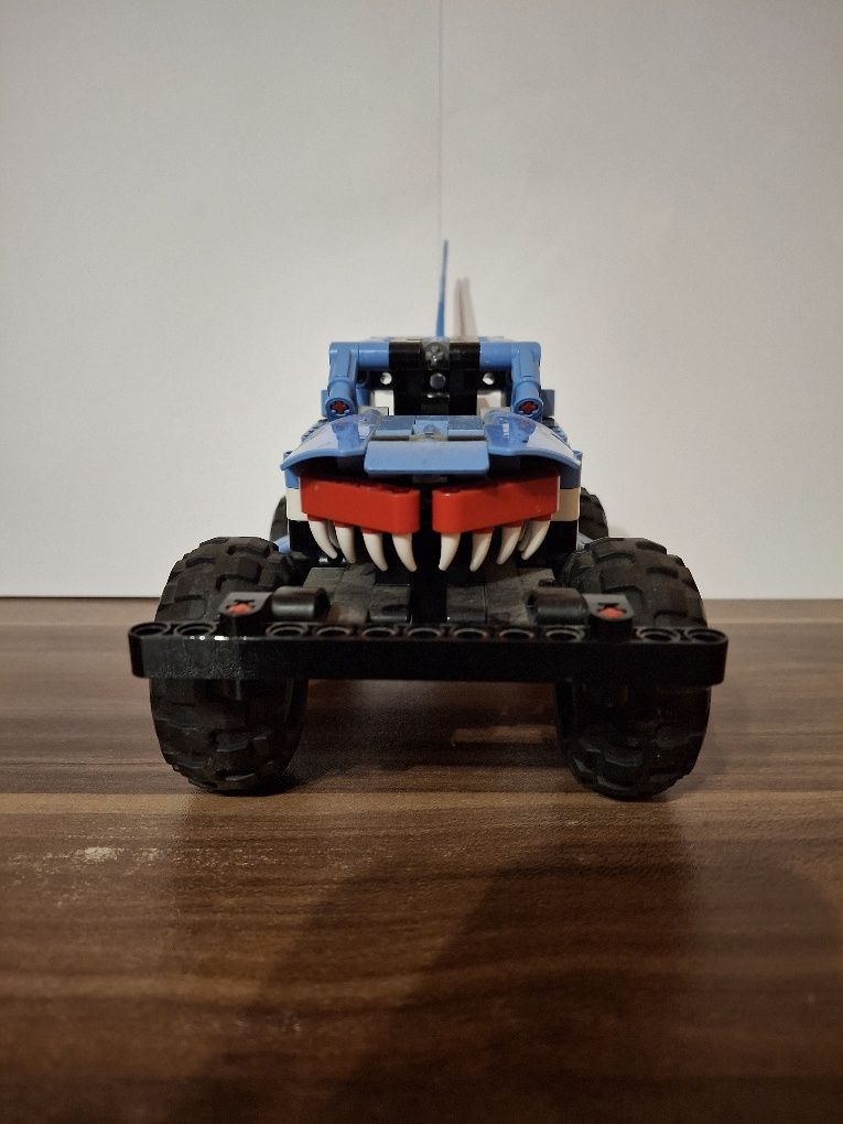 Lego Technic Monster Jam Megalodon 42134
