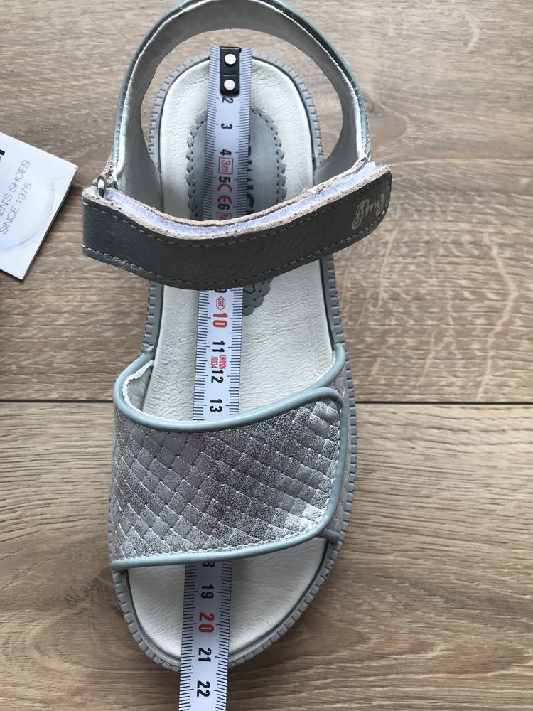 Primigi sandaly skorzane mietowo srebrne sandalki włoskie buty na lato