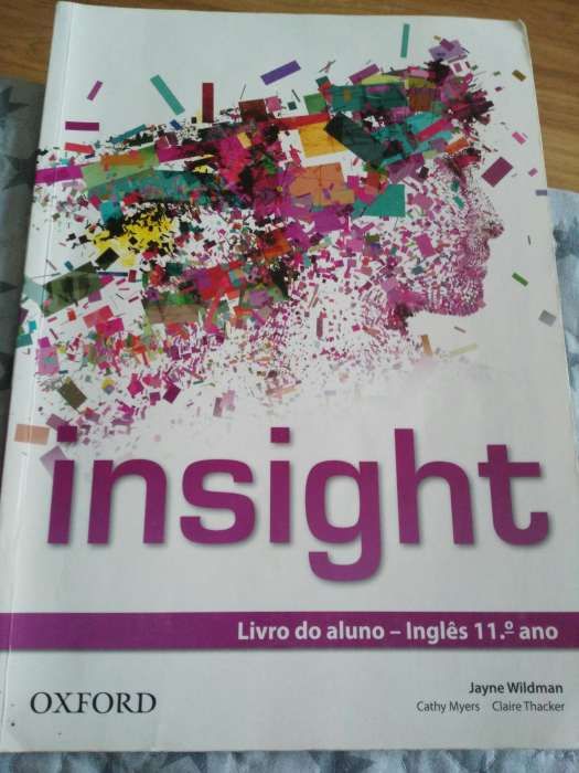 Manual escolar de Inglês 11º "Insight"