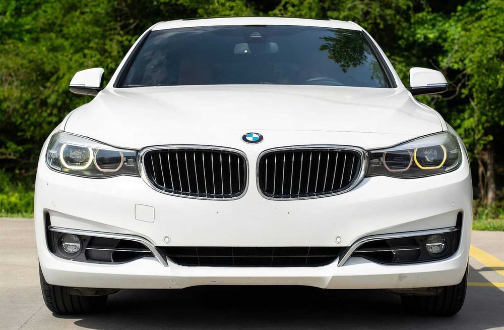 BMW 3 Series 330i      2017