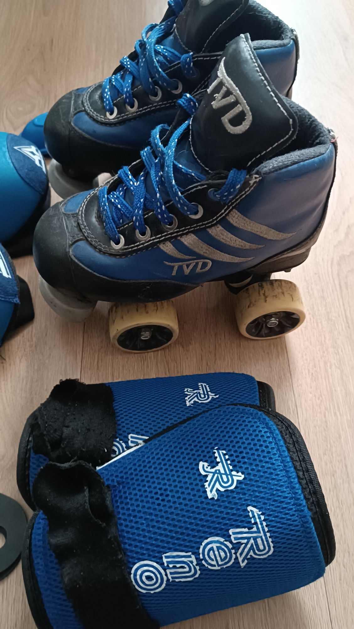 Patins hóquei TVD com equipamento completo