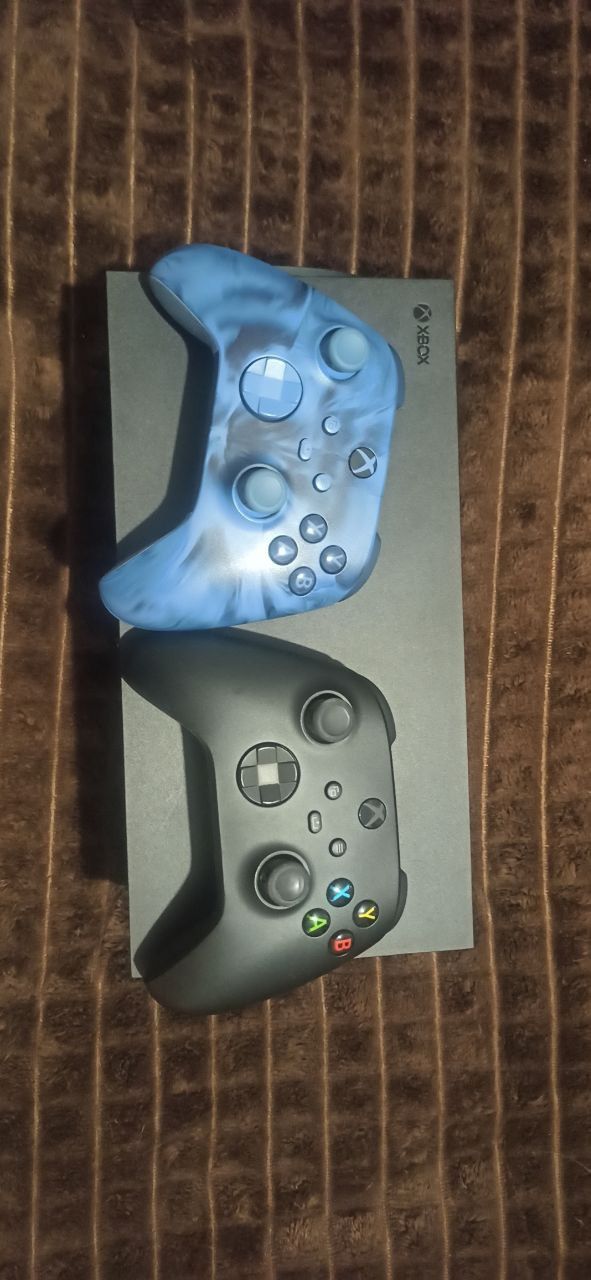 Xbox series X + 2 геймпада