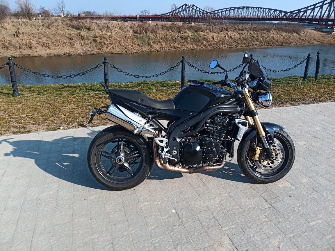 Triumph speed triple 1050