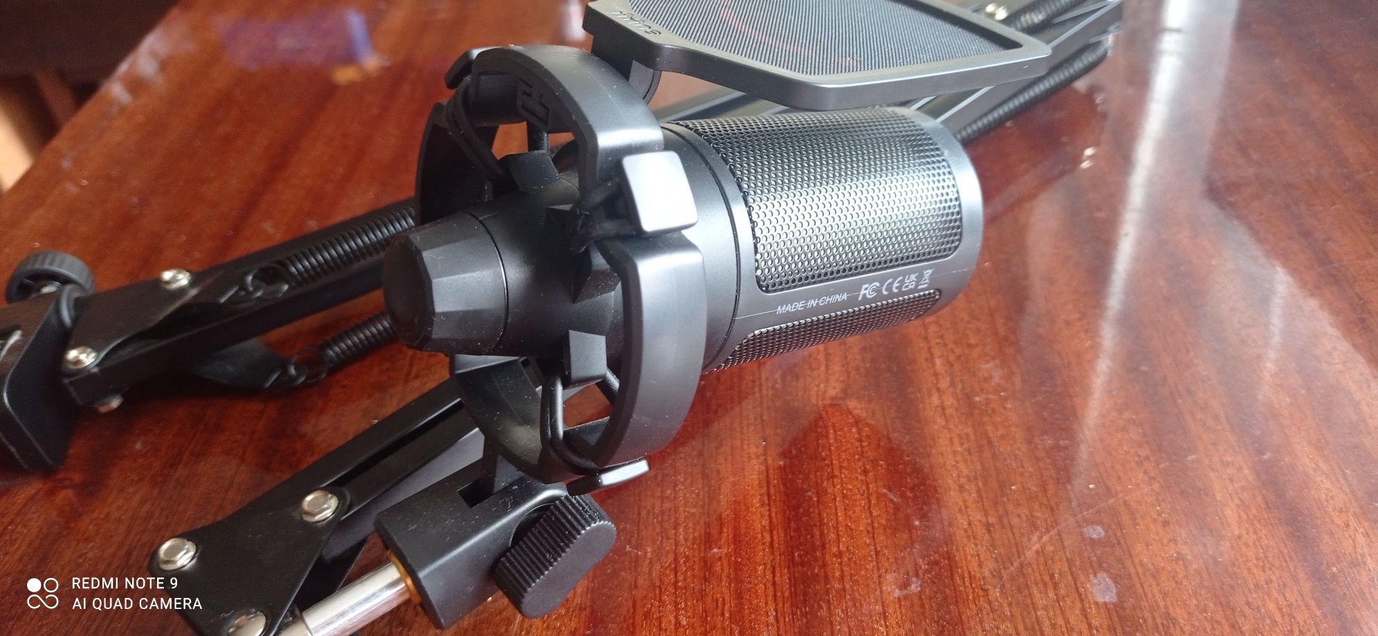 Студийный микрофон FIFINE A6V AMPLIGAME