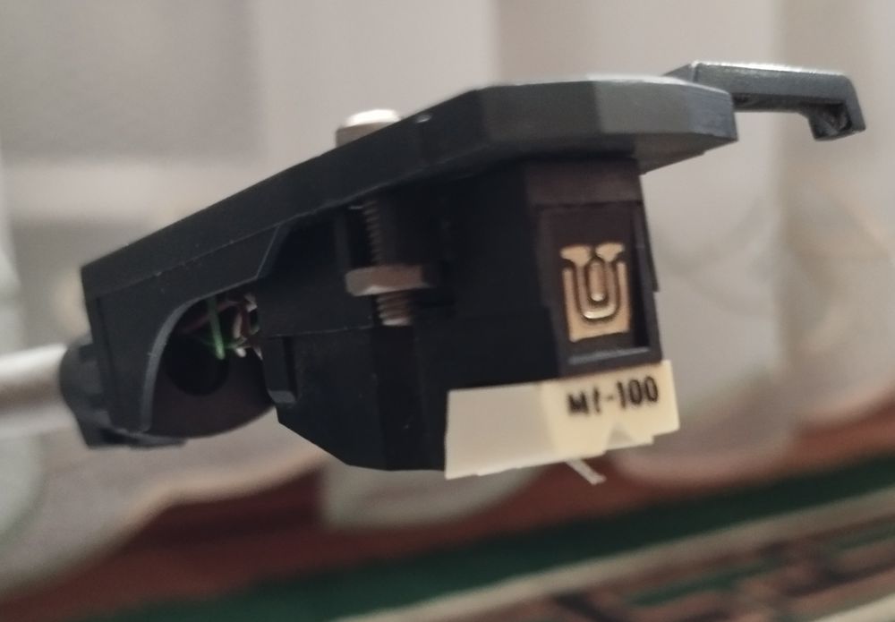 Продам виниловый проигрыватель Вега 110