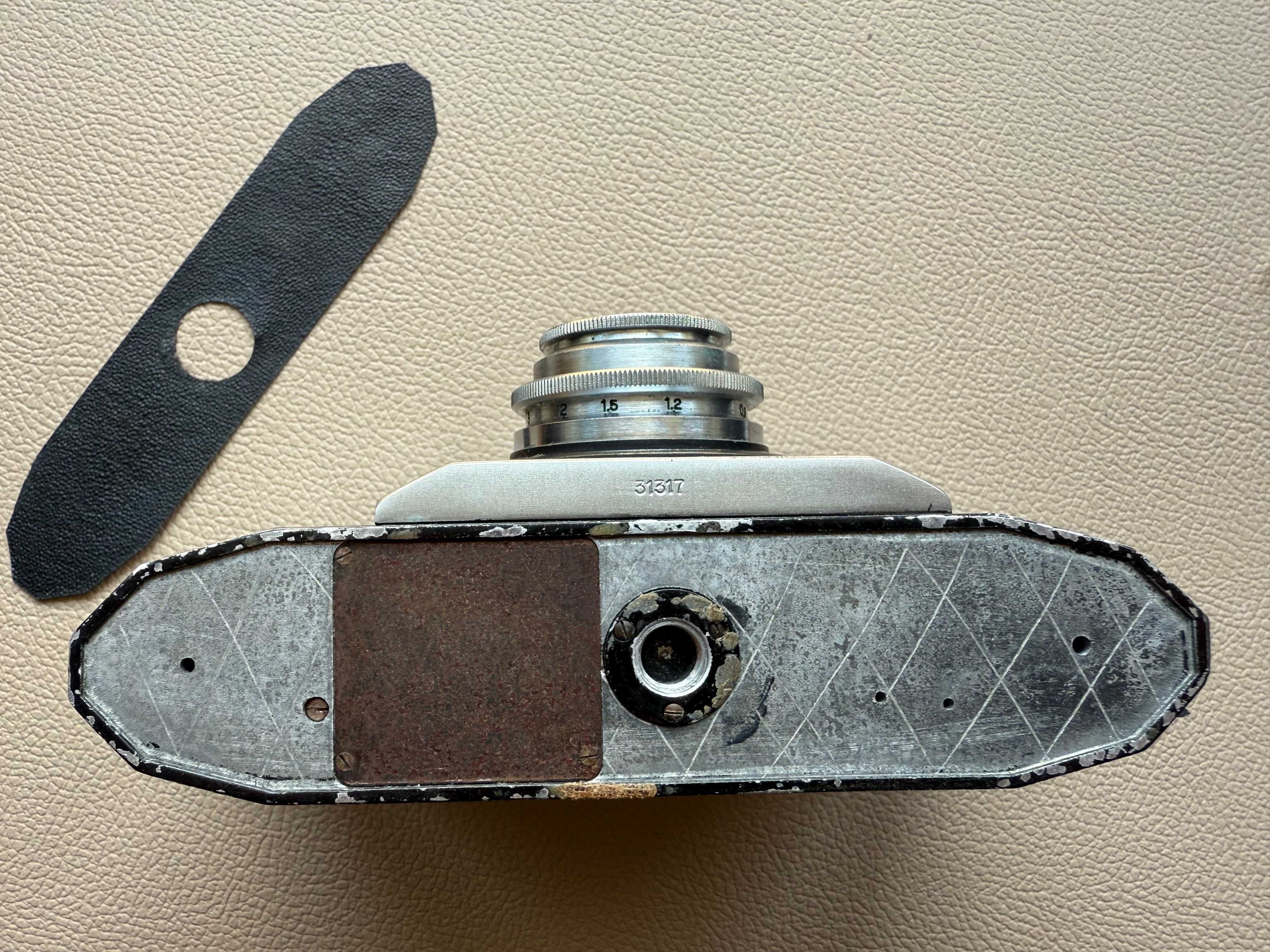 Kolekcjonerski aparat foto Praktiflex, obiektyw Victar 1:2,9 F=5 cm