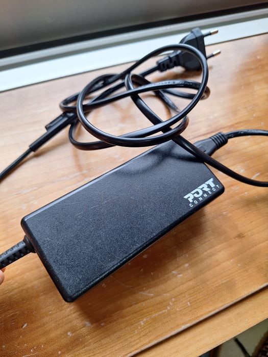 Port Conect AC Adapter 60 W (surface plug)