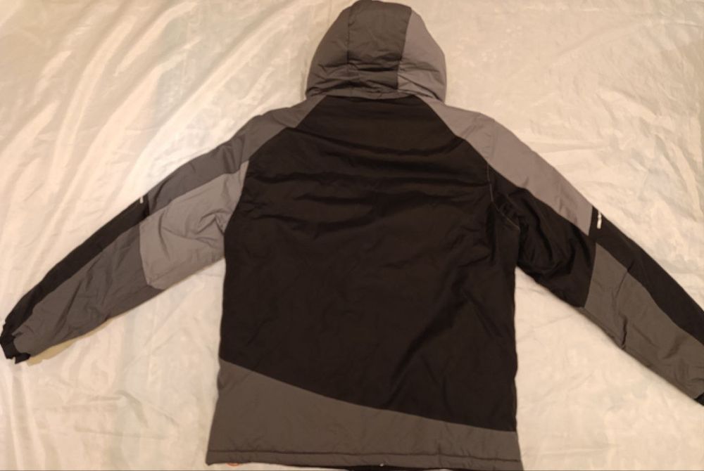 Зимова чоловіча куртка