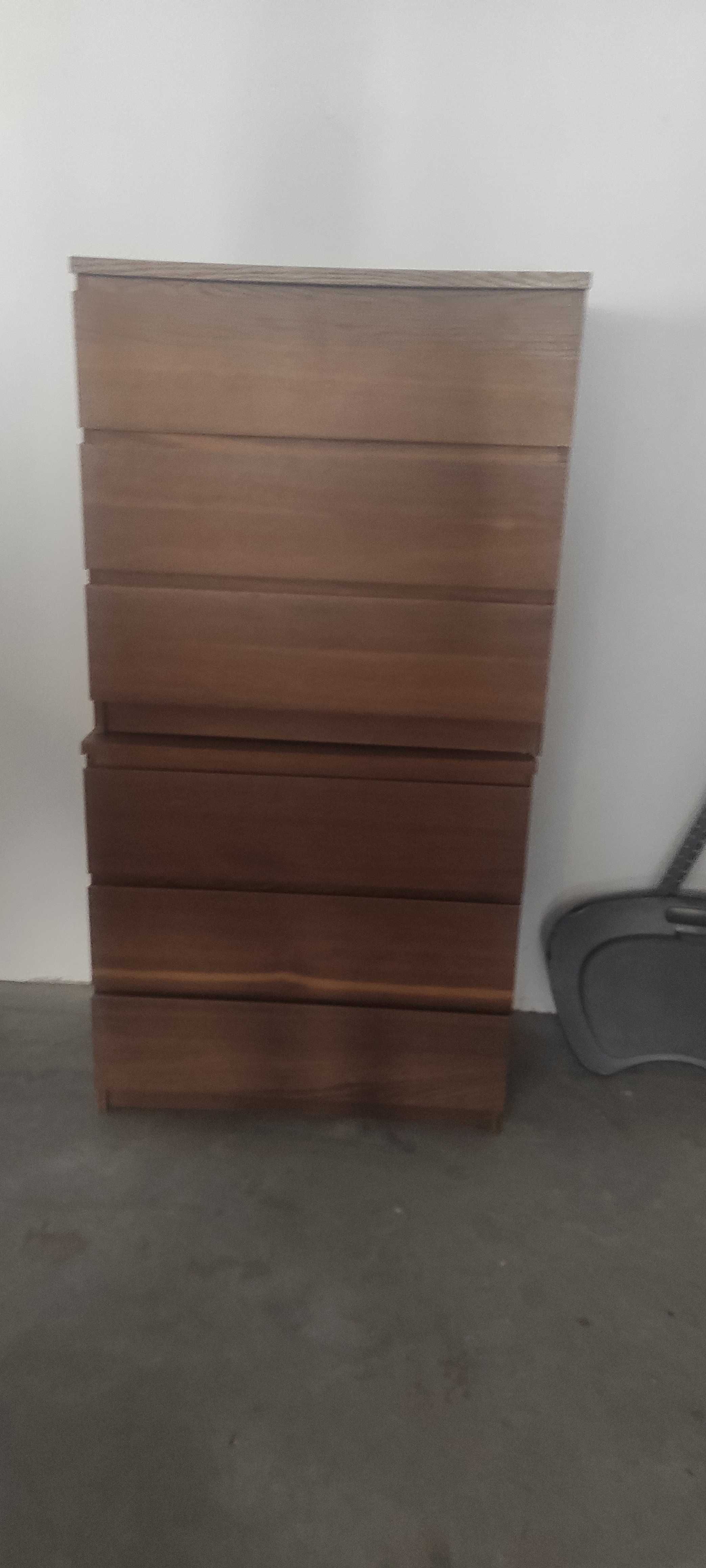 Vendo 2 cómodas em bom estado