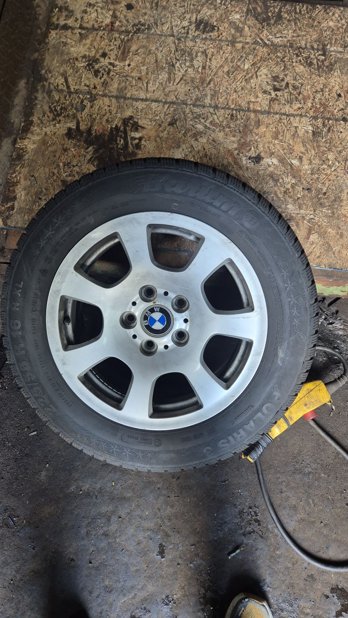 Alufelgi z oponami BMW R16 4szt